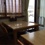 和光ちゃん - 入り口すぐのテーブル席 ２つ