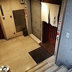 花いかだ - 階段を降りて右手が入り口です。