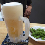 和光ちゃん - 生ビール グラスが氷がへばりついてビールがシャリシャリに笑