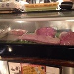 たれ焼肉 金肉屋 - 希少部位が眠る冷蔵庫