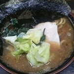 まつり家 - ラーメン (650円, 2015.06) ※キャベツは別料金