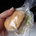 シーサイドドライブイン - 【2015年7月】ハンバーガー（240円）