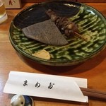 まめだ - すじ肉は赤身が多すぎな感じ