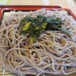 Menkatsu - 蕎麦は海苔がトッピングされた食欲をそそられるお蕎麦。
                      