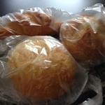 CROWA - H.27.7.14.昼 焼きカレーパン 129円・天然酵母パン 108円・クロワッサン 129円