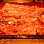 元祖 うな鐡 - 2015/7  うな丼は、３切れに対しうな重は、４切れ御飯が見えませ～ん♪