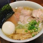 町田汁場 しおらーめん進化 - 白醤油全部入り1150円