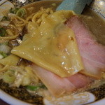 すごい煮干ラーメン凪 - いったん麺はほんの一部です。この下にもっと大きいのがあります