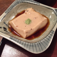 京都 権太呂 本店 - そばの実の入った豆腐。やわらかツルンです。