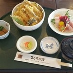 Maguro Chaya - 本日注文の太刀魚天&刺身の小皿を別注してみた(笑