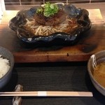 和牛専門店ぐるり - 鉄板焼ハンバーグ