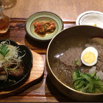 韓食 古家 - 水冷麺とカルビクィのセット(2160円)