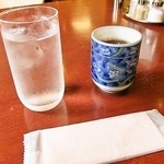 お冷　お茶