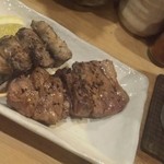 Kushiyaki Otsuichi - ニンニクの芽豚巻き 130円 ラム肩肉160円