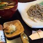 蕎麦きり 彦衛門 - 貝柱とあわび茸のせいろ。