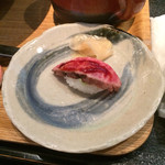 麺匠 ちゃかぽん - 近江牛のにぎり（食べかけ 笑） ¥500