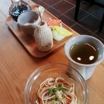 セットの素麺、ハーブ茶、卓上醤油・塩 2015.07.
