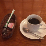 Jiyuuni Mangoku - コーヒーかオレンジジュースが付いてます。