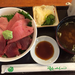 寿司酒場 すし屋の秀よし - まぐろ丼800円