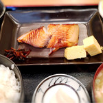 ことぶき亭 - 銀鱈の味噌漬け焼き定食 900円也