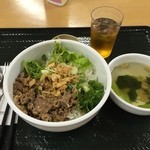 カラーズ - Apr, 2015　Apr, 2015　豚肉のレモングラス丼580円