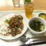 カラーズ - Jun,2015　豚肉のバジル炒め550円