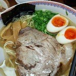 天日地鶏 - 大ロースチャーシュー麺