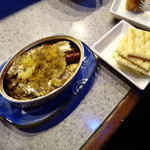 YAP - 昔からのガーリック風味のオイルサーディン（クラッカー付き）