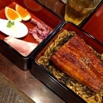 麺や庄の - うなとろ和え麺★
      
      うな丼ならぬウナ麺！
      麺は短めでたっぷりとタレと絡めてあって、まるでごはんを食べてるのと同じ感じ！
      
      
      鰻はふっくらしてて結構大きめ！
      これで1000円以下なのはほんとにお得だと思います！
      