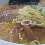 らーめん五丈原 - 麺のアップです。