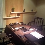 花 - 和をコンセプトにした個室で落ち着いた贅沢なお時間をお過ごしください。