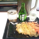吉野家 - 日本酒と牛皿、ショウガ添え