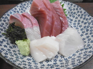 高はし - 平日のお刺身定食のお刺身。こちらは、美味しいお魚で、一杯二杯と盃をすすめる方もいる、ツウ好みのお店。