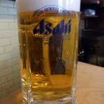 まずはこれからですよね。生ビールです。ぷふぁ～。昼から飲むお酒は最高ですよね。さあ、食べるぞ～。