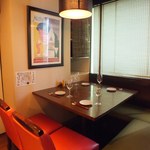 炭火焼き鳥と自然派ワインのお店　Gallo - 3～5名様までご利用可能の個室です