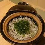 和食 温故知新 - シラスと大葉の土鍋ご飯