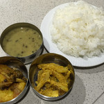 Sekuwa Corner - お代わり^o^ 野菜のスパイス炒めは、しめじとポテト