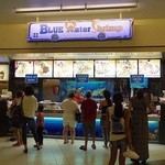Blue Water Shrimp & Seafood - アラモアナショッピングセンターのフードコートに有ります。