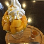 キャットベース - マンゴーかき氷 680円