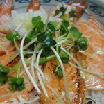 ごはんや こめ八 - 女性に大人気の炙りサーモン丼！！