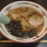 割烹食堂 中越 - 中華そば (580円)