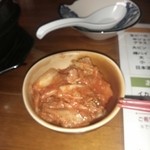 味家 - お通しに自家製キムチ