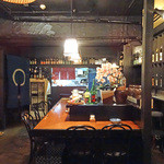 てげてげ - カウンターと小上がり