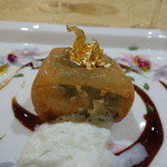 トゥ・ラ・ジョア - 椎葉村産天然ウナギとエゾバフンウニをエゴマとパートブリックで包んで揚げ、山椒醤油ソースとモッツァレラの泡他の各種ソースで食べるという・・・（７月）