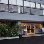 BREAD＆DISHES　MUGINOKI - 「MUGINOKI BREAD＆DISHES」さんの外観。