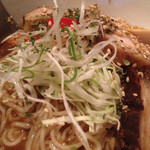 豚のらーめん 弐番手 - 2015年6月提供
      限定メニュー
      冷やしとんこつ