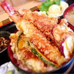 ことぶき亭 - ランチ 850円の天丼
      