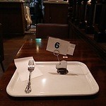 レッドリバー - レジで注文し、会計して待ちます。