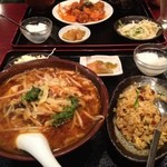 良記餃子酒場 - 