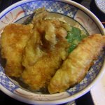 海老虎 - 鳥天丼のアップ